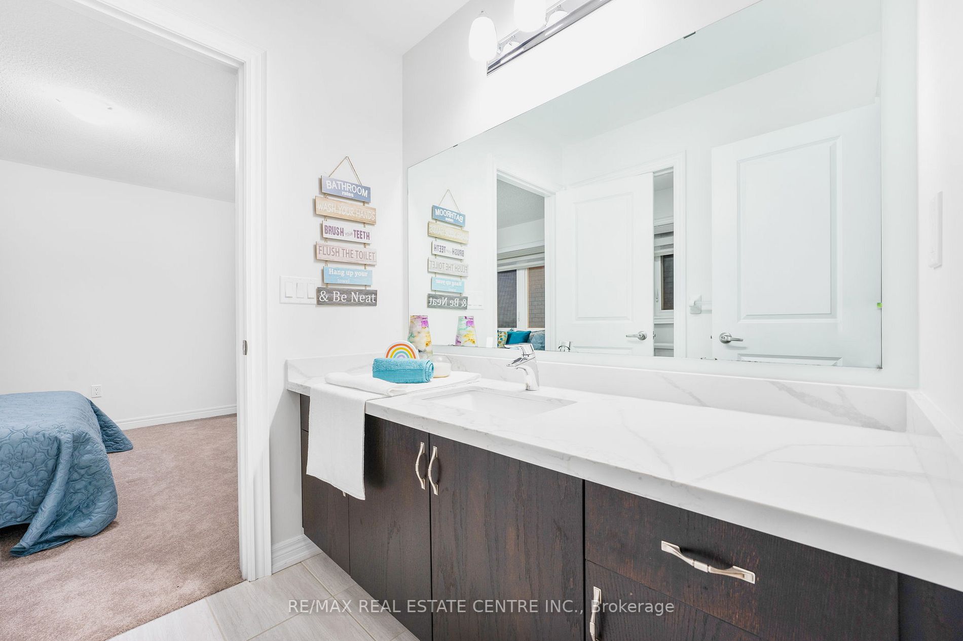 5 Forsyth Cres E