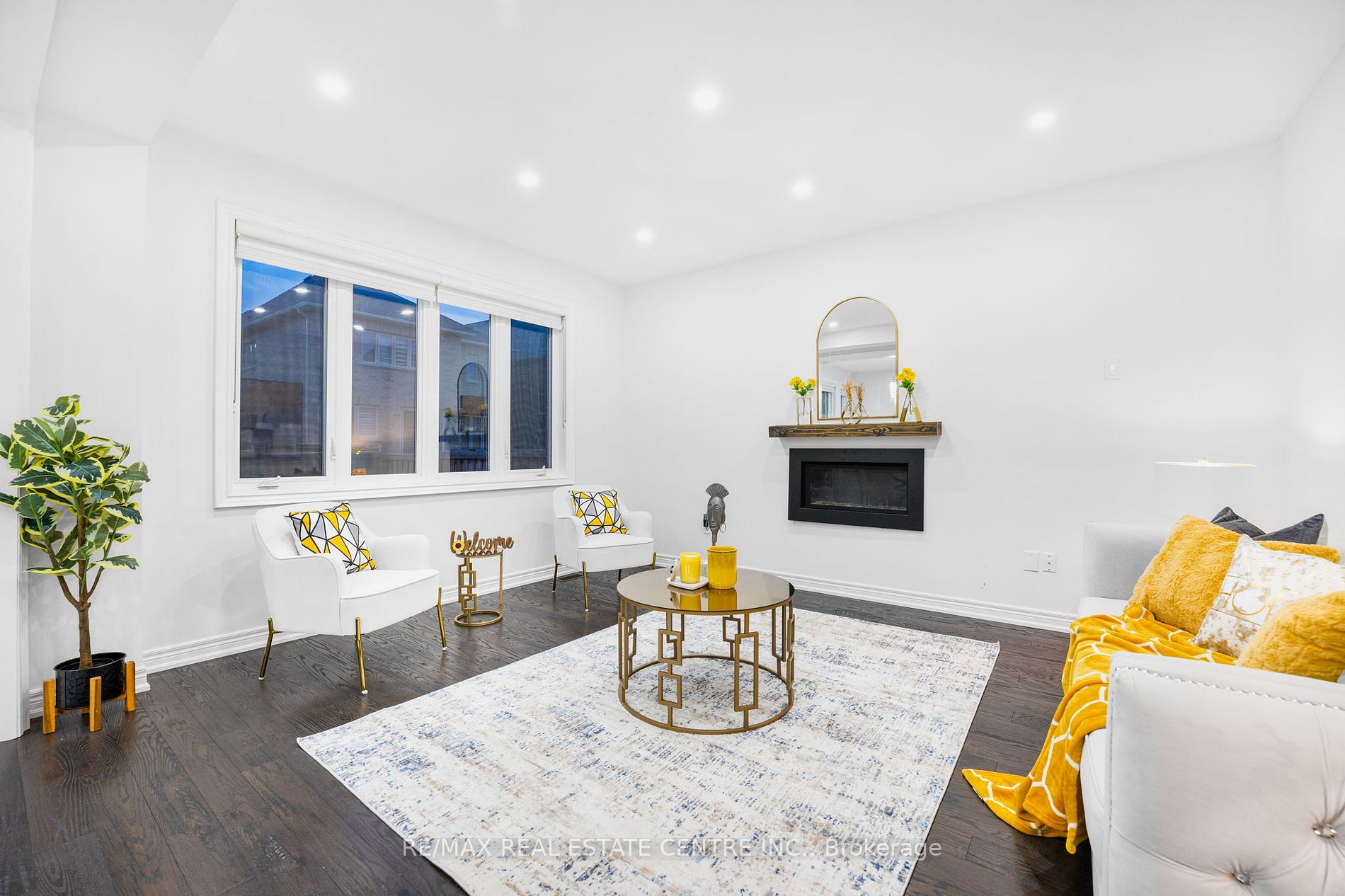 5 Forsyth Cres E