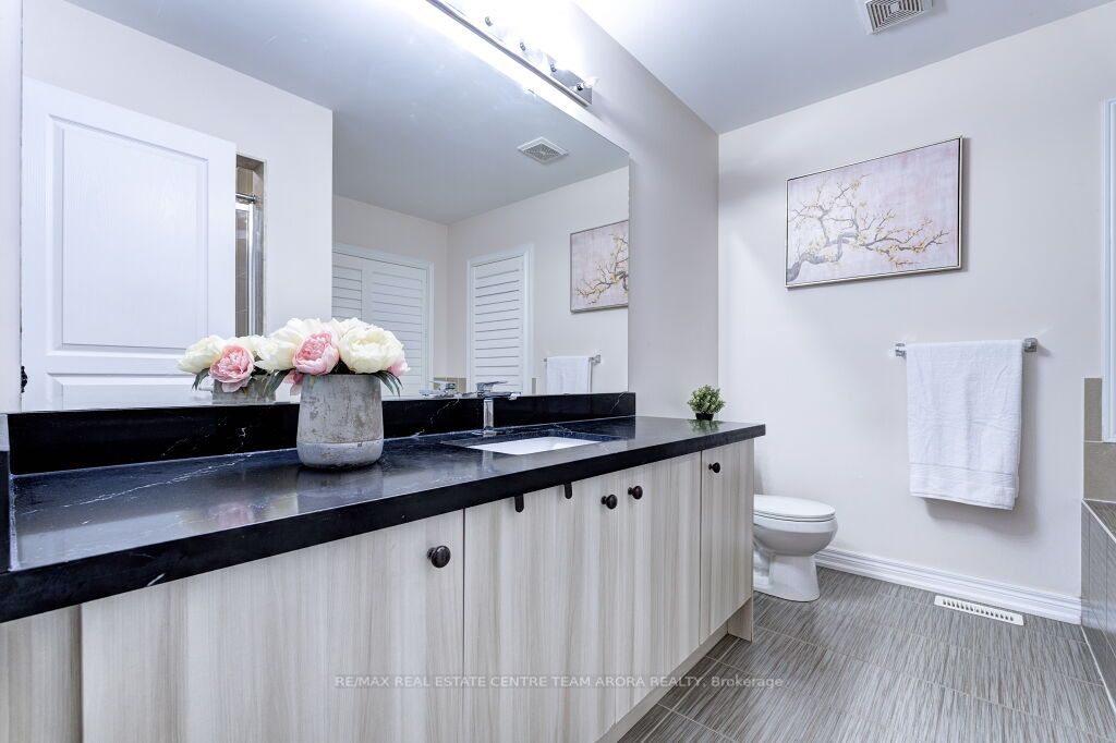 27 Cranwood Circ