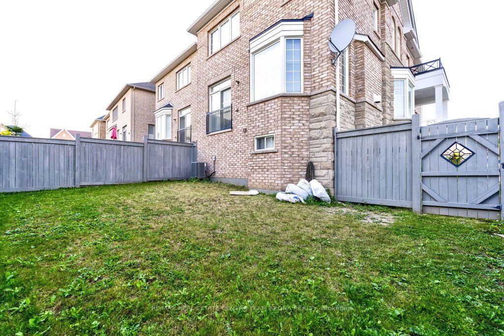 27 Cranwood Circ