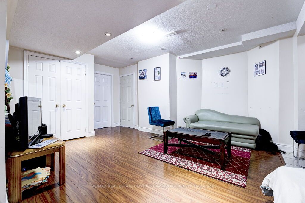 27 Cranwood Circ