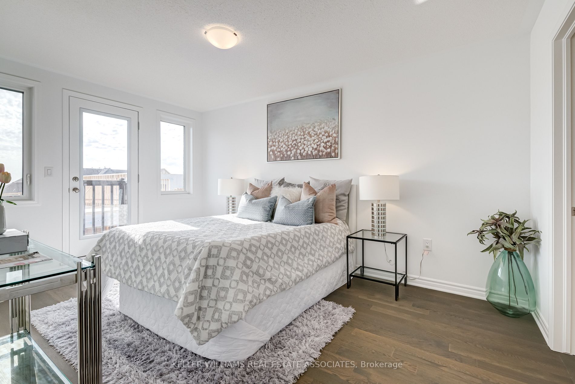 1368 Kobzar Dr