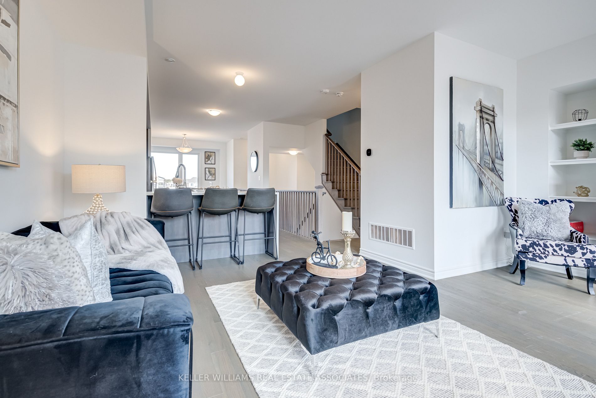 1368 Kobzar Dr