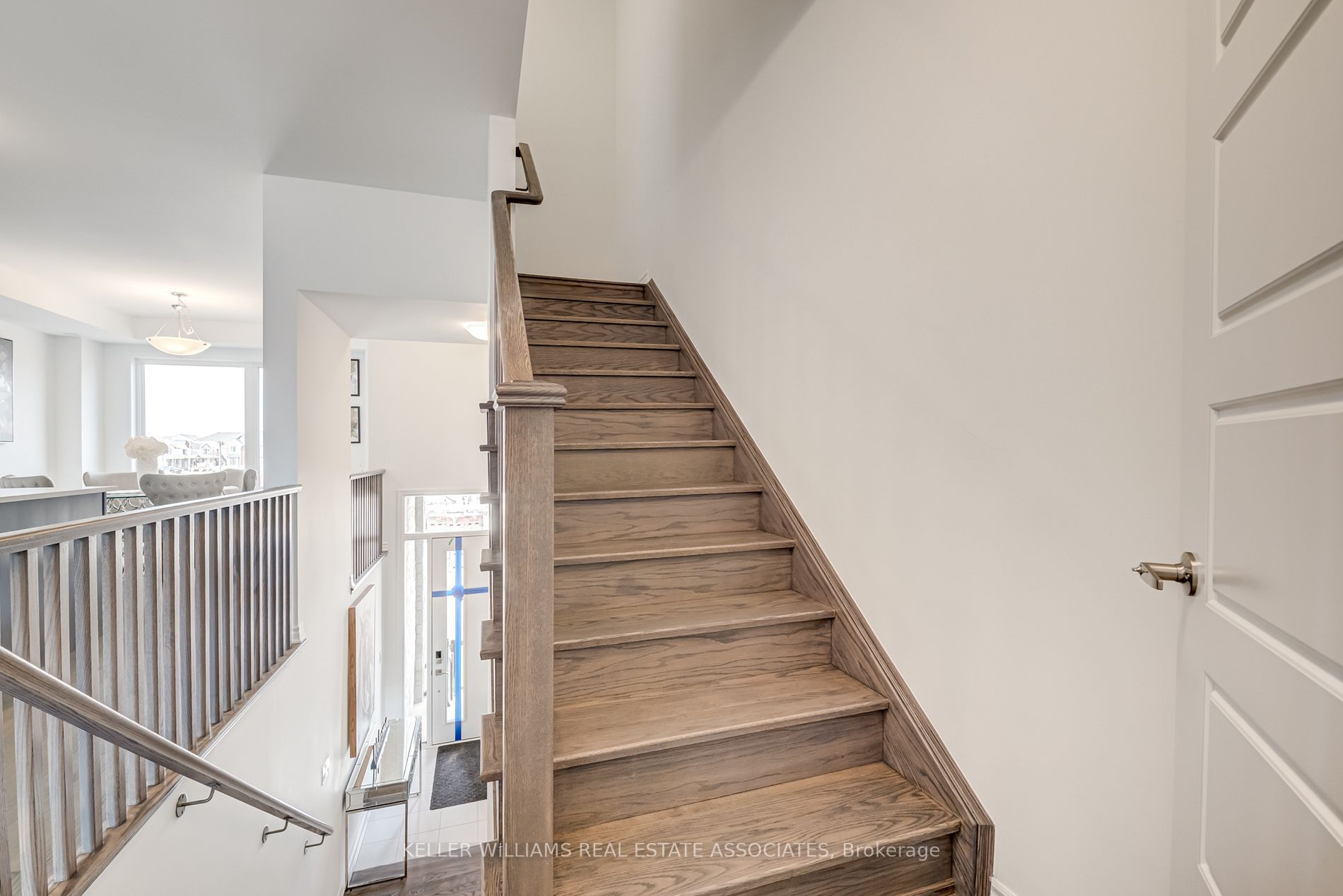 1368 Kobzar Dr