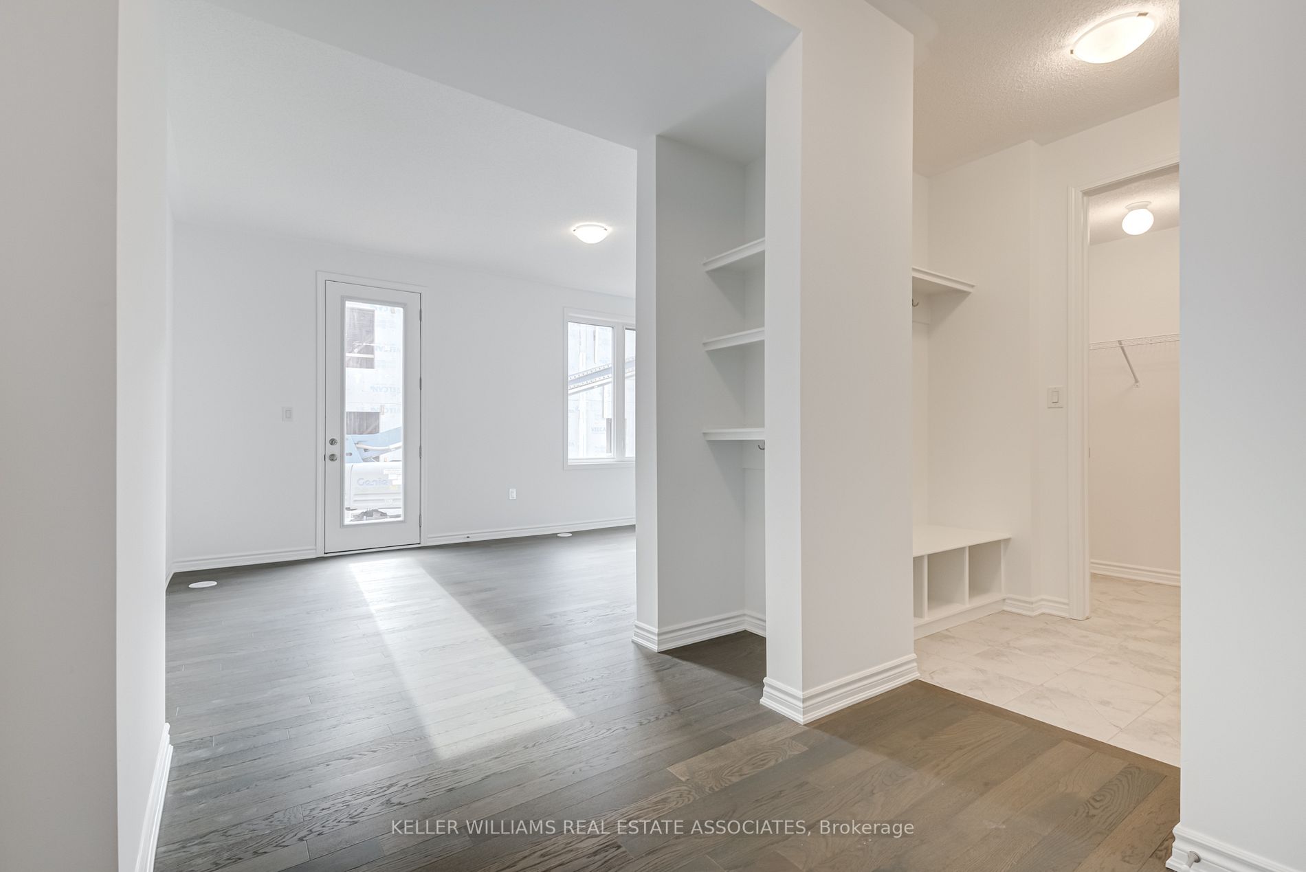 1368 Kobzar Dr