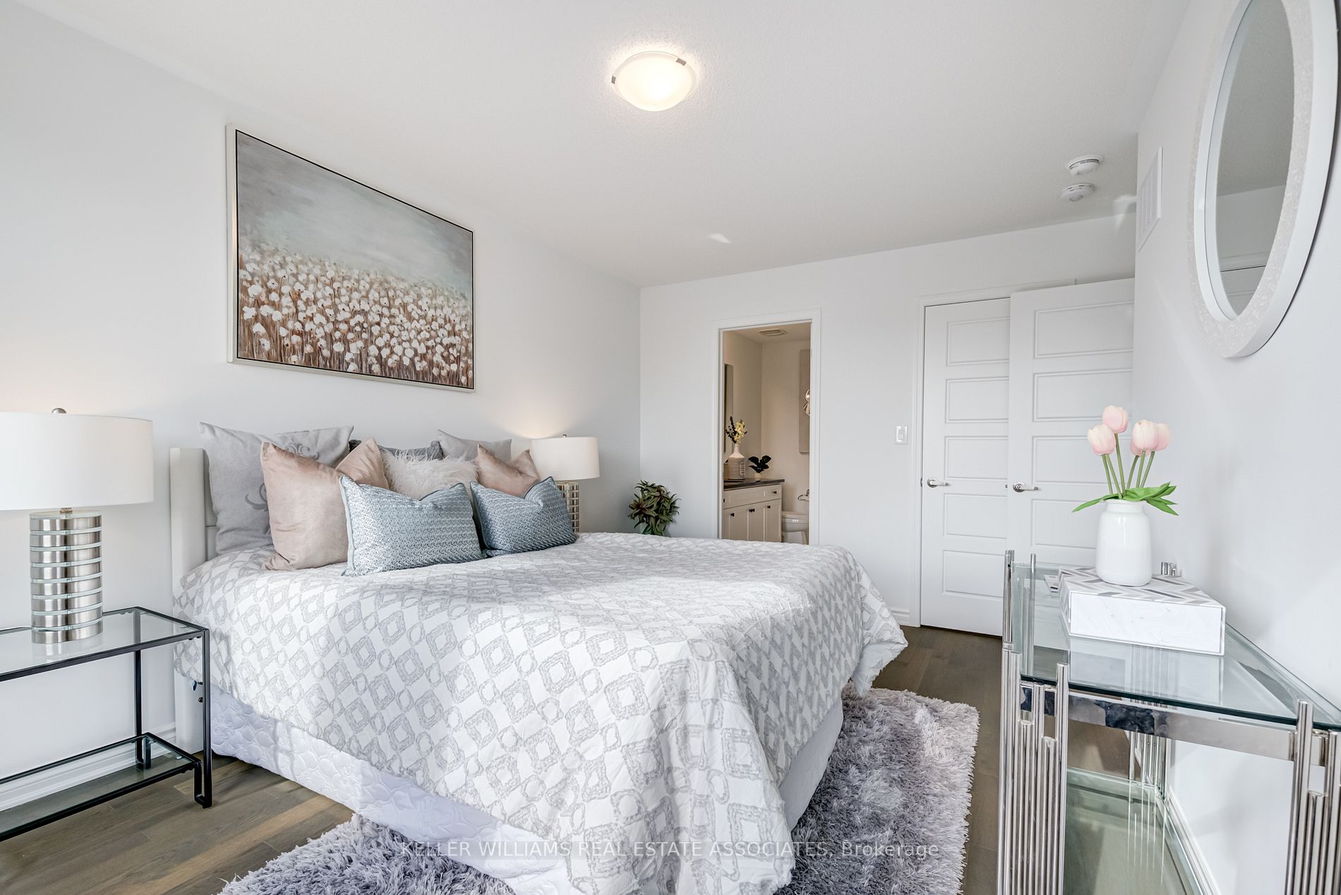 1368 Kobzar Dr