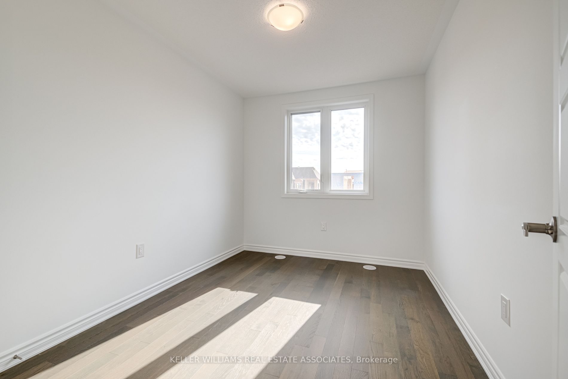 1368 Kobzar Dr