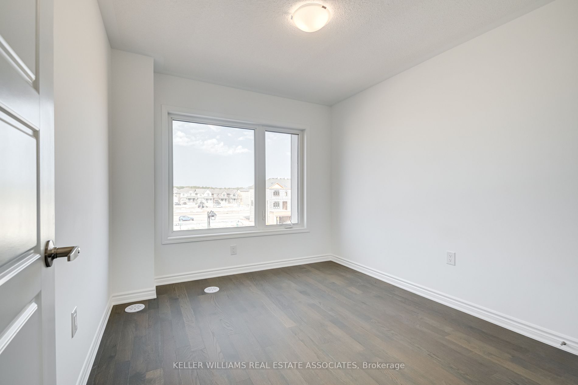 1368 Kobzar Dr