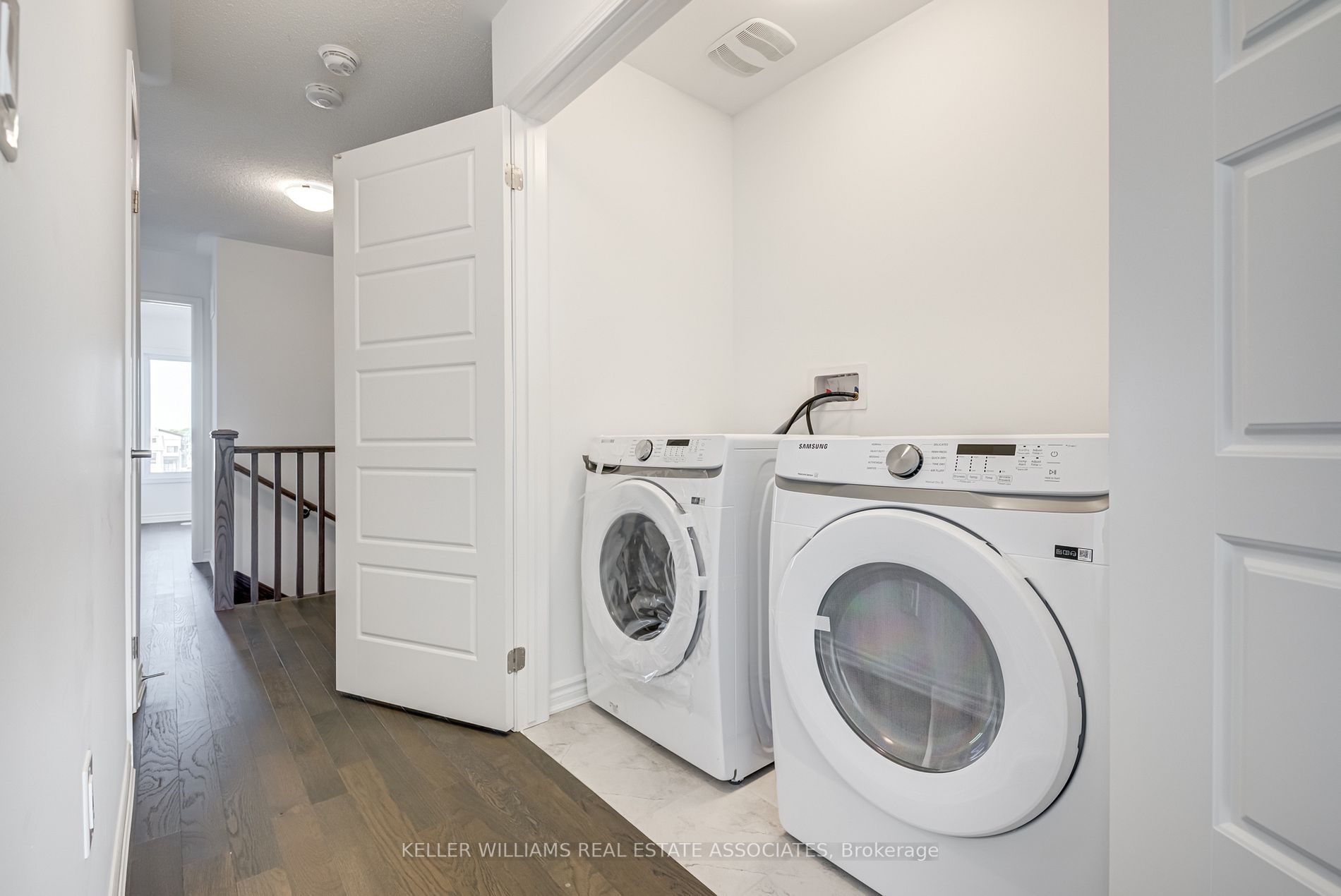 1368 Kobzar Dr