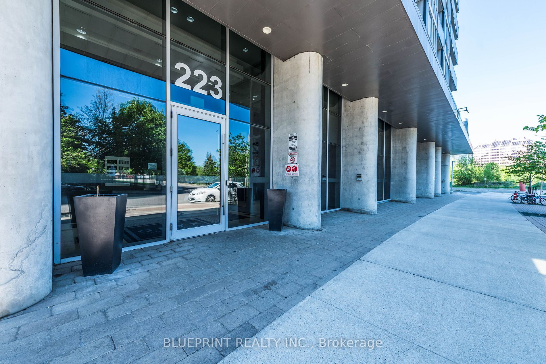 223 Webb Drive, #2002
