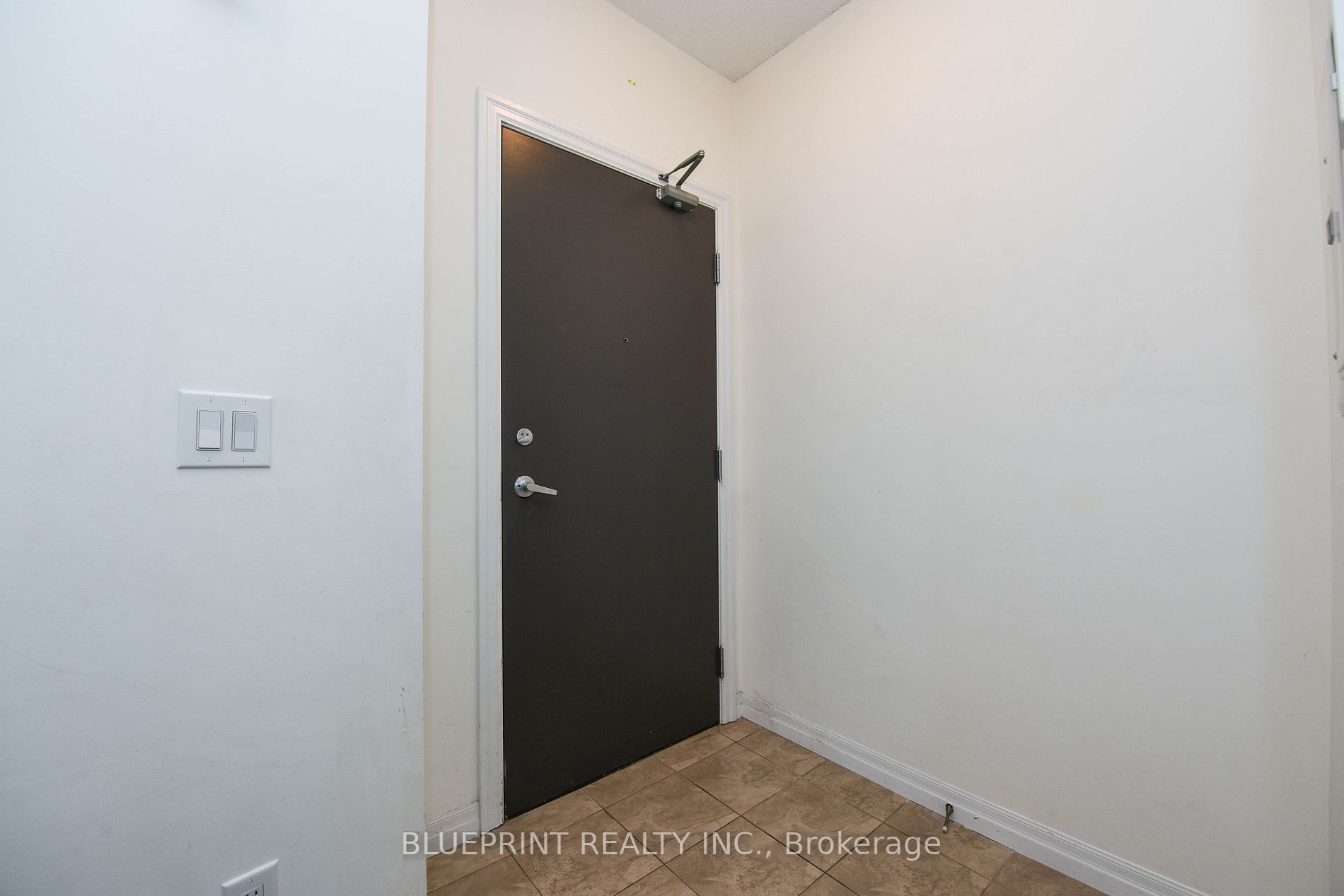 223 Webb Drive, #2002