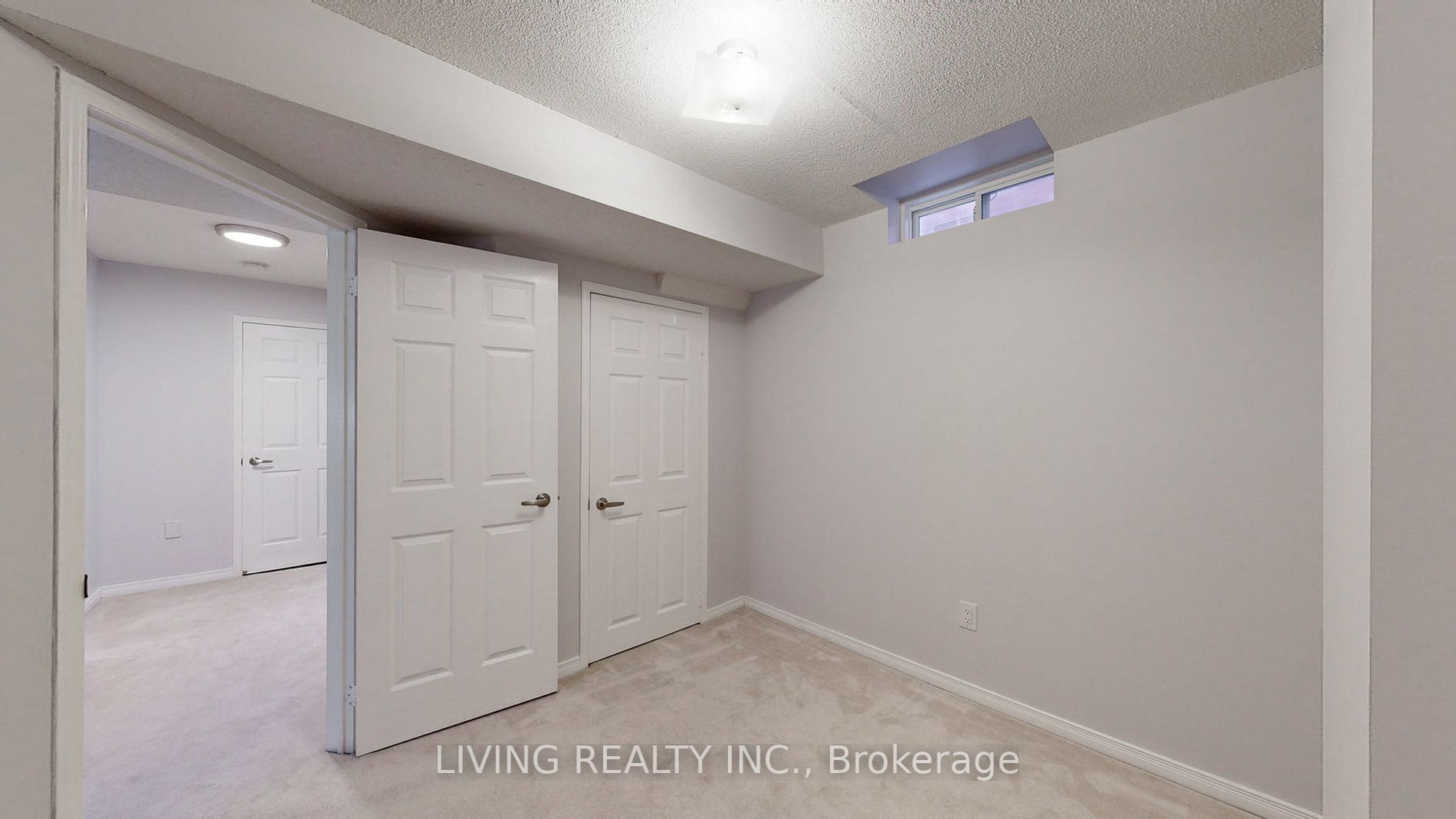 84 Abbotsbury Drive