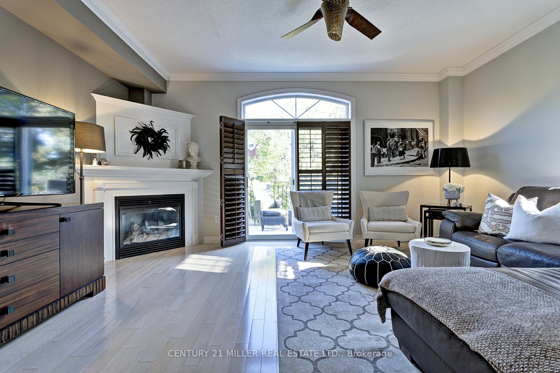 11F James St