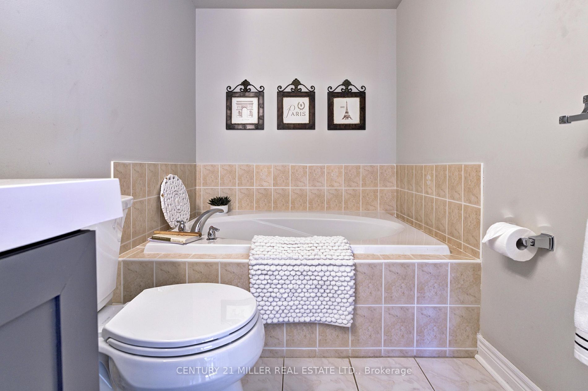 11F James St