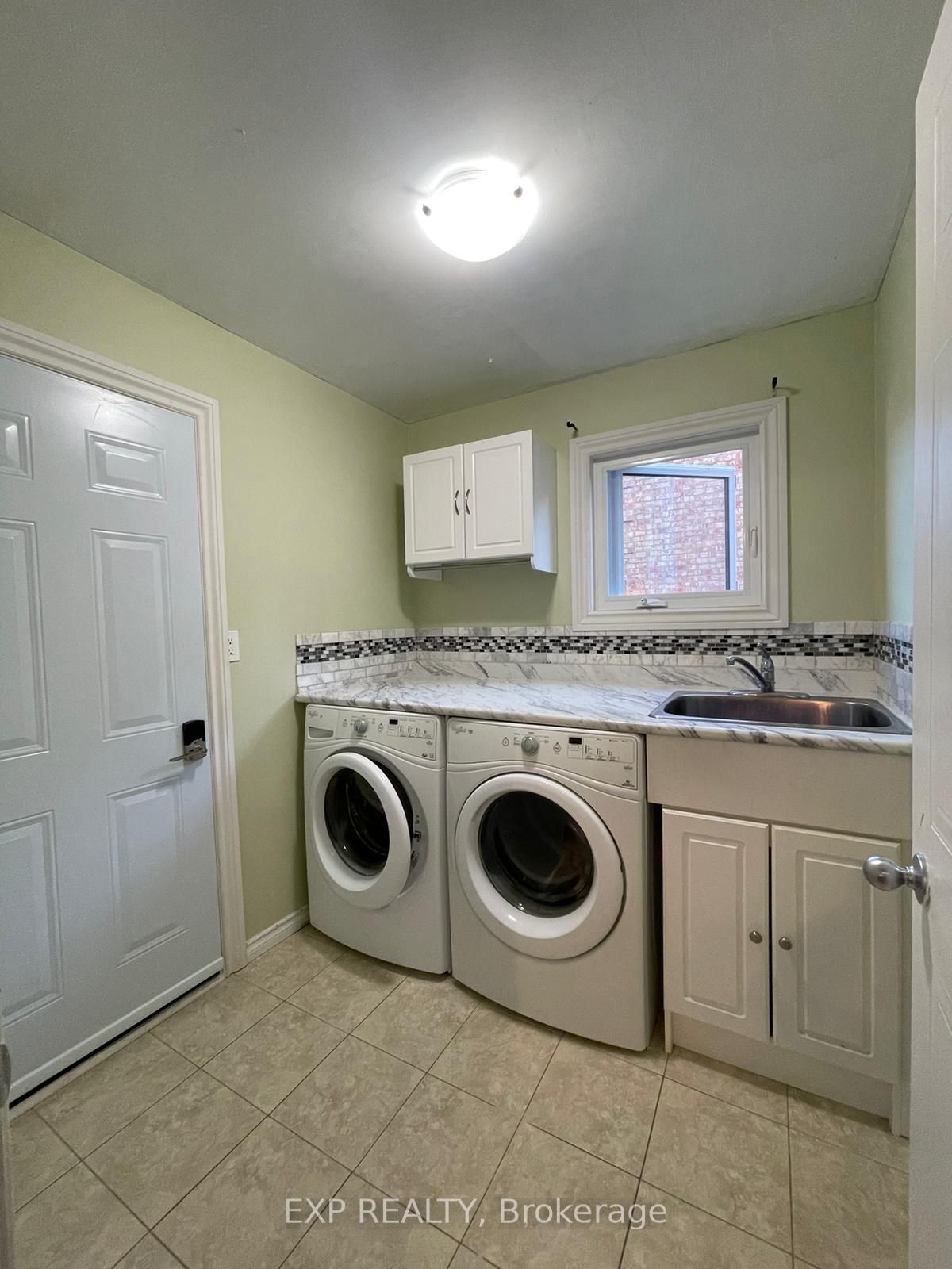 402 Scott Dr