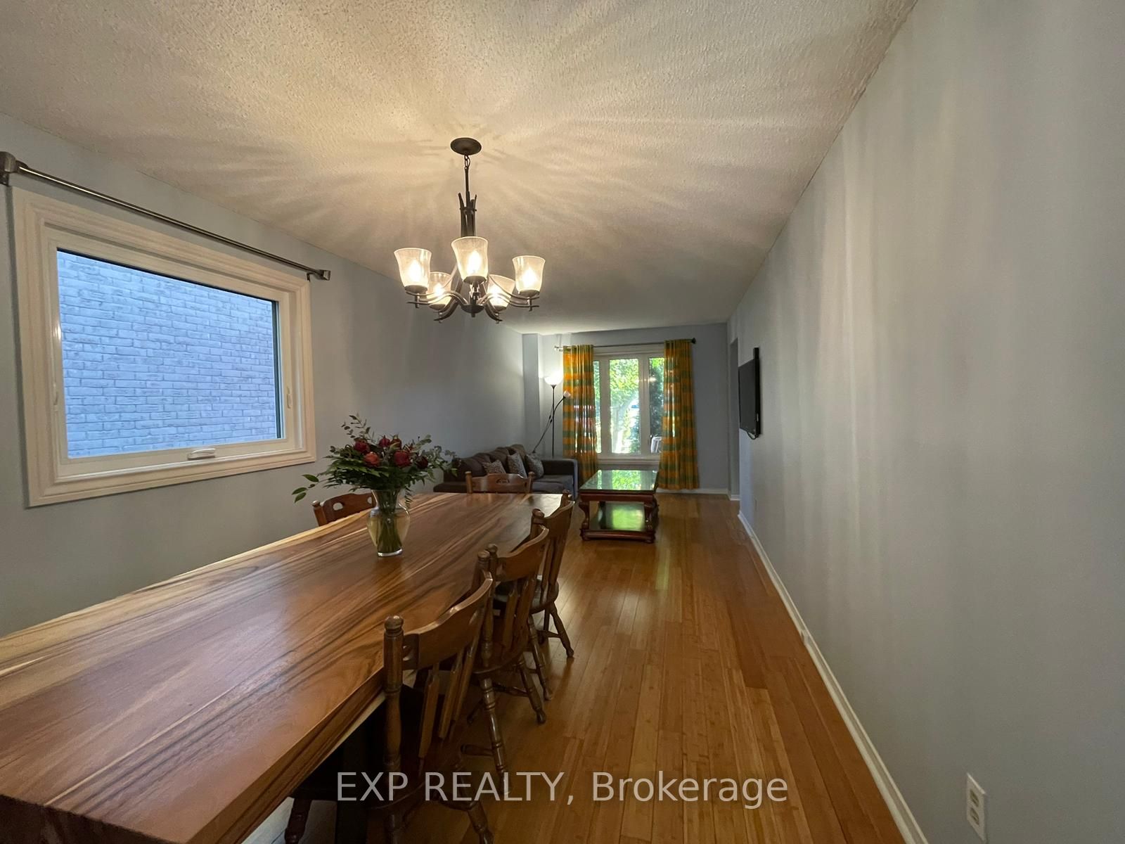 402 Scott Dr