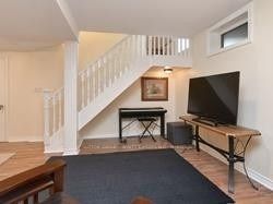 11 Maple Lane