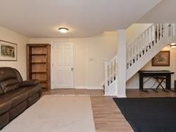 11 Maple Lane