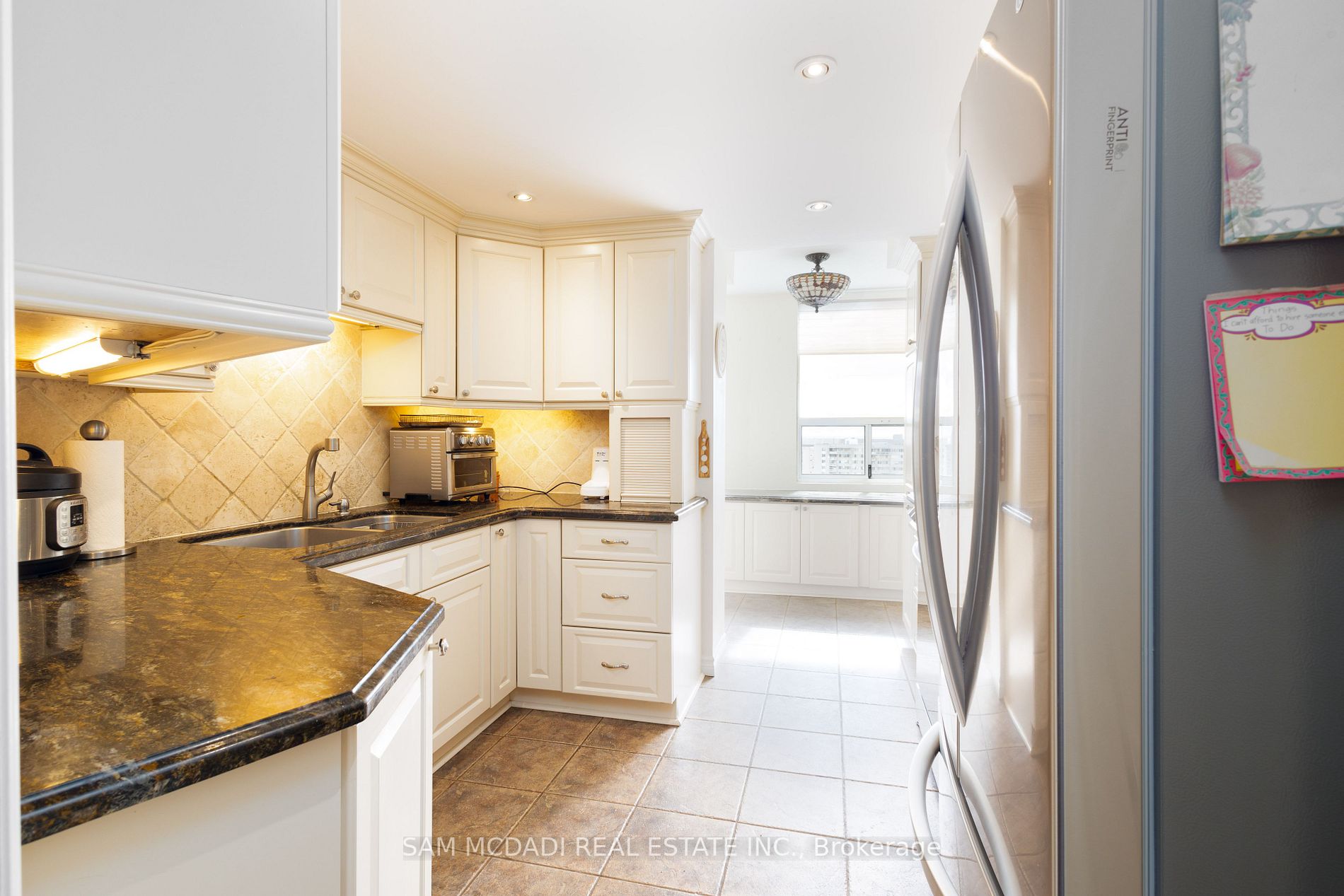 3650 Kaneff Cres, #2301