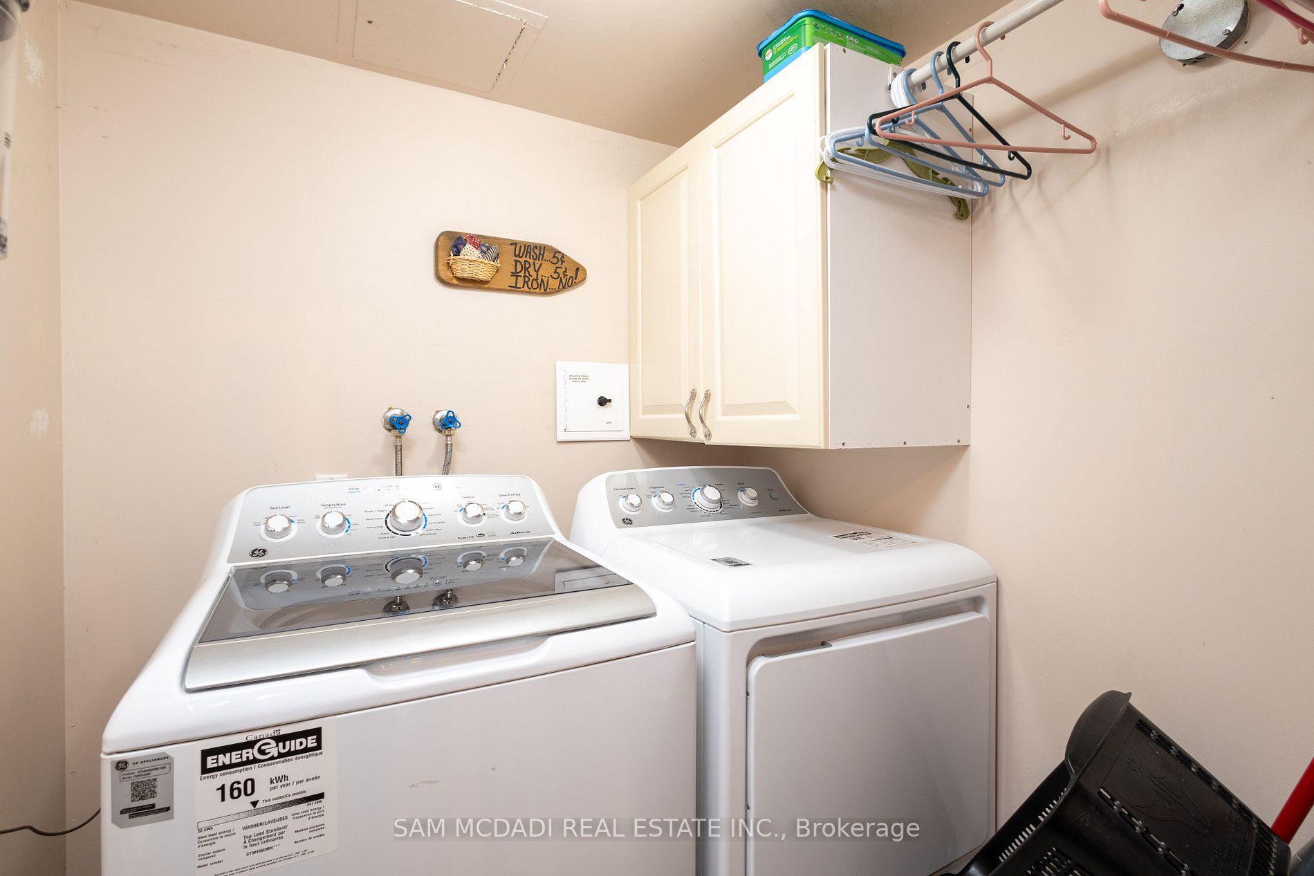 3650 Kaneff Cres, #2301