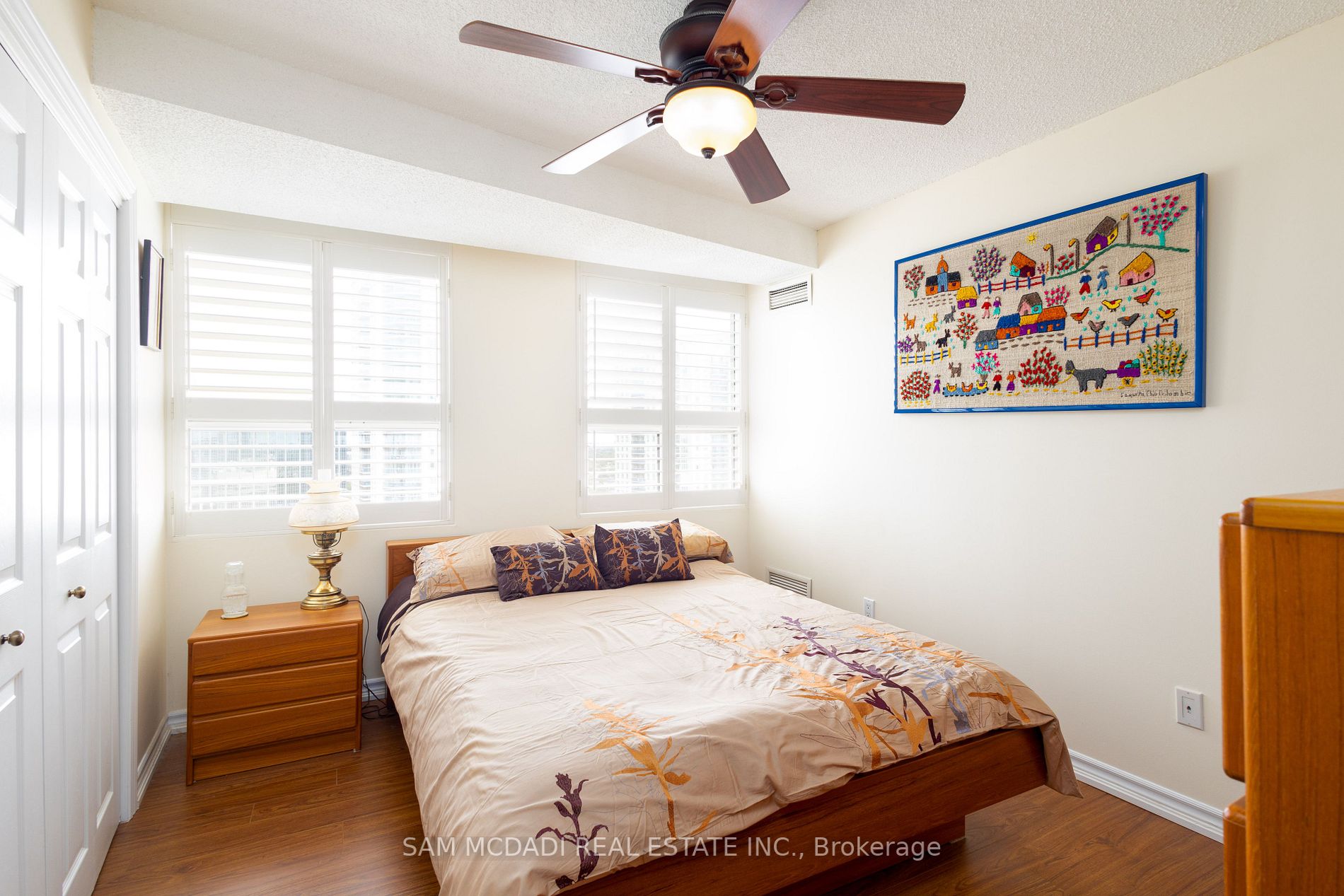 3650 Kaneff Cres, #2301