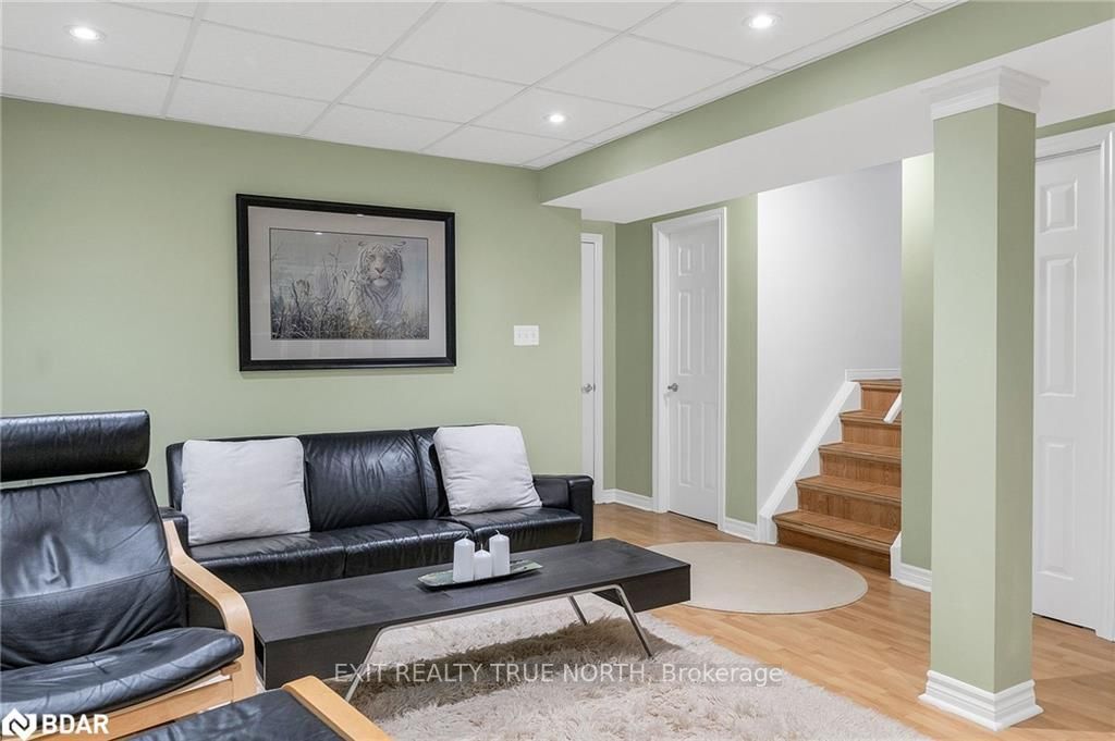28 Fairbank Court