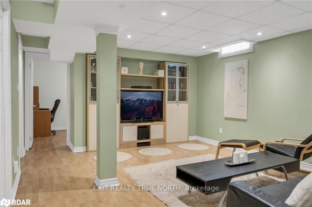 28 Fairbank Court