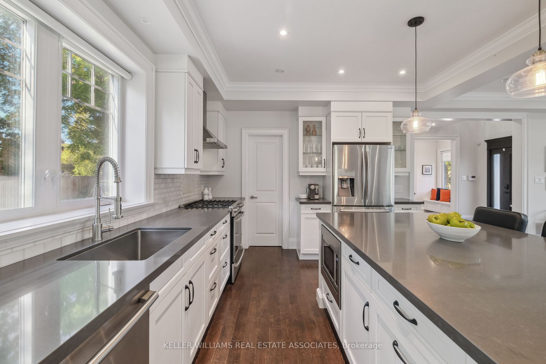28 Glen Crescent Dr