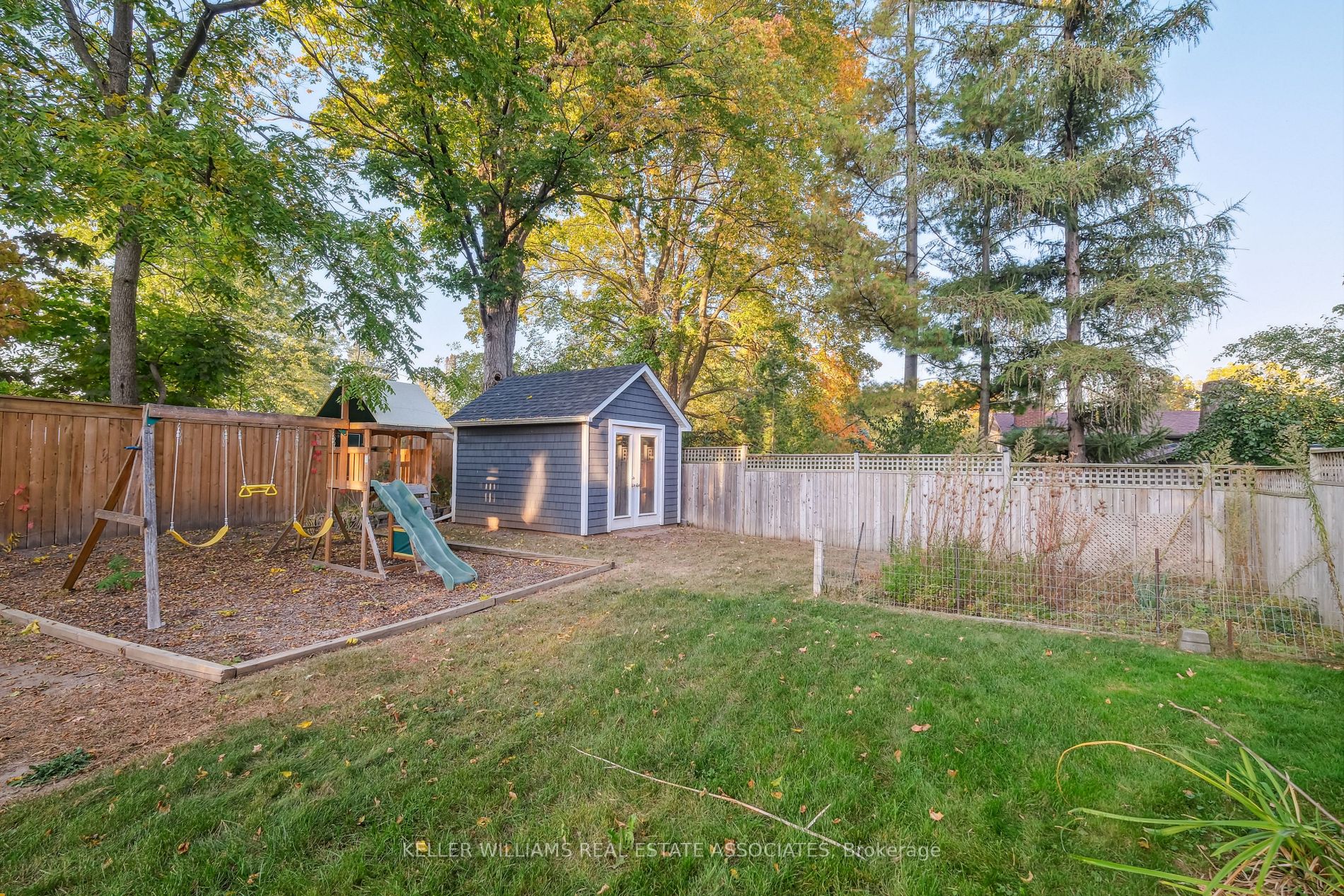 28 Glen Crescent Dr
