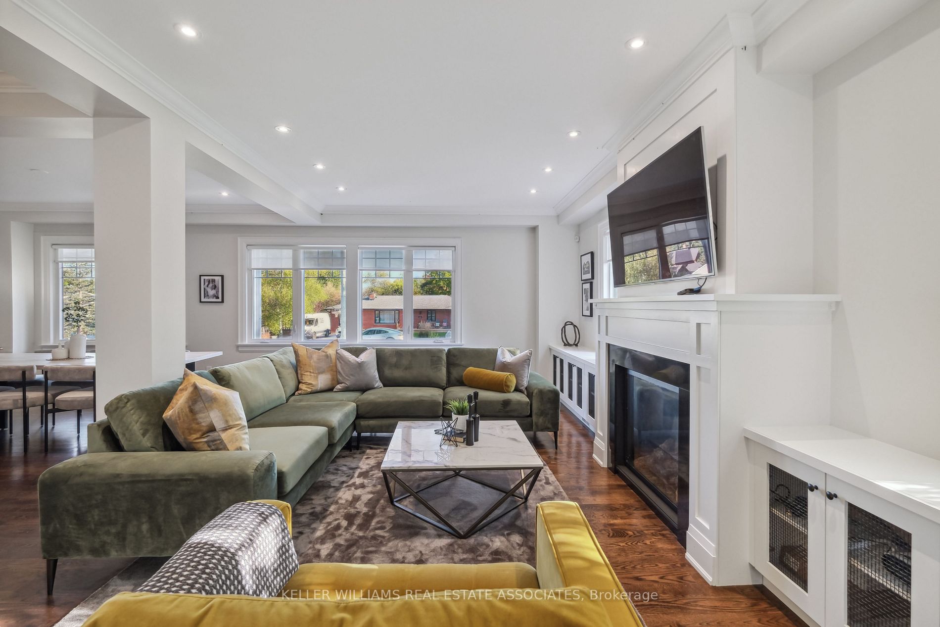 28 Glen Crescent Dr