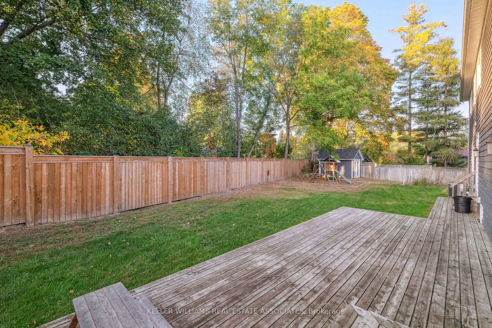 28 Glen Crescent Dr