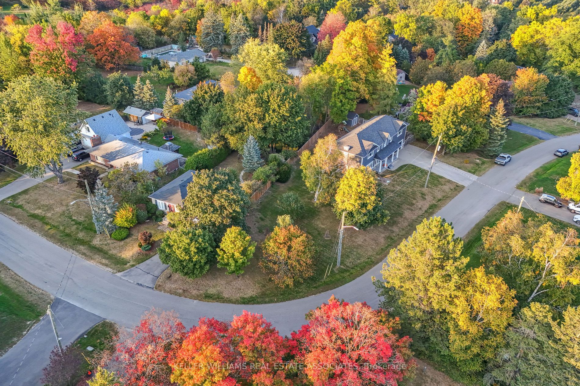 28 Glen Crescent Dr