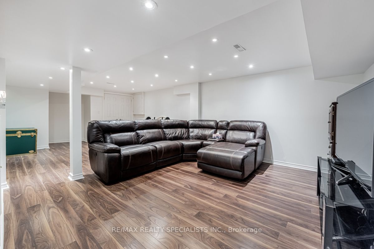 2278 Middlesmoor Crescent