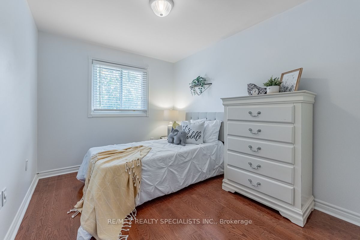 2278 Middlesmoor Crescent