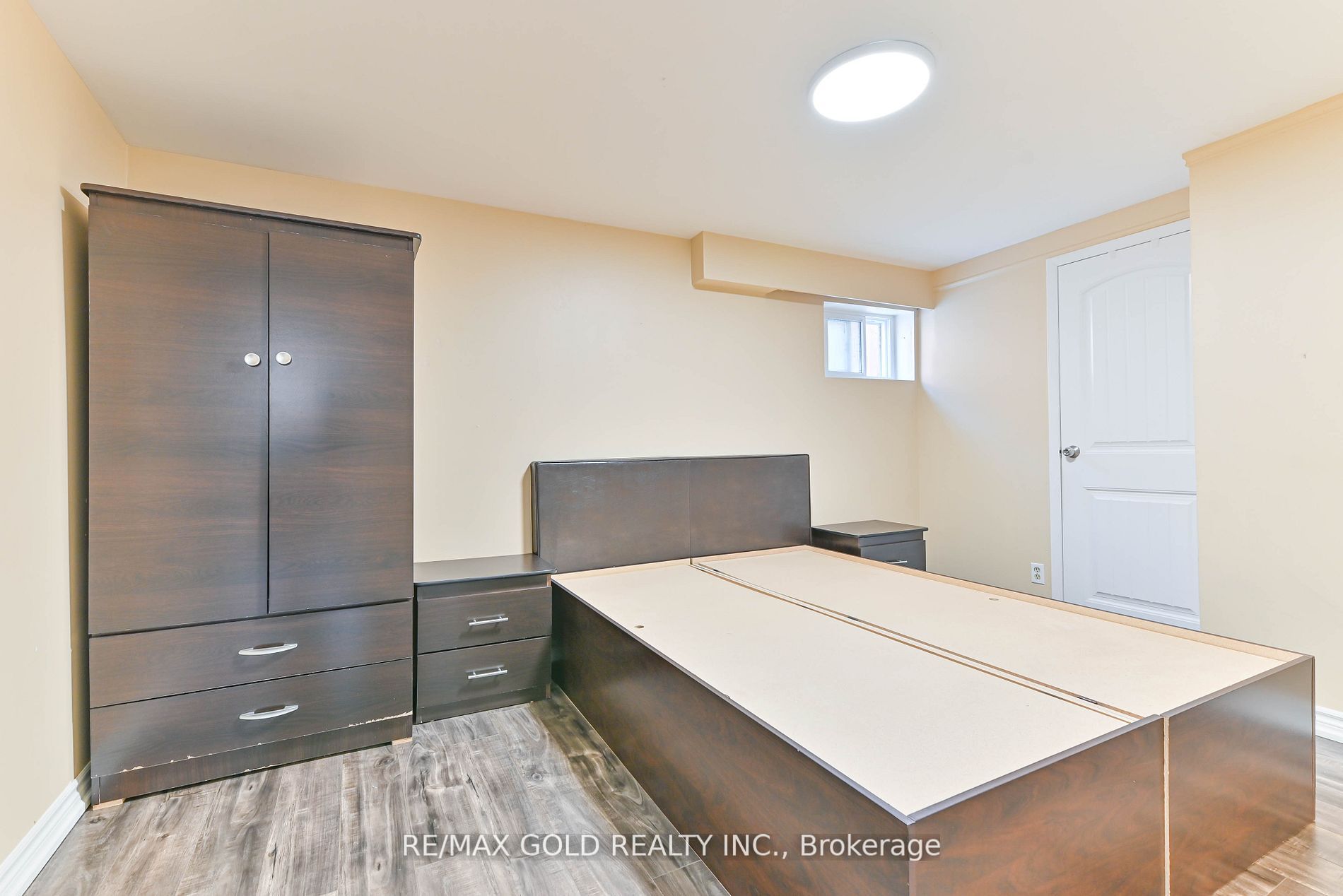 62 Geneva Cres