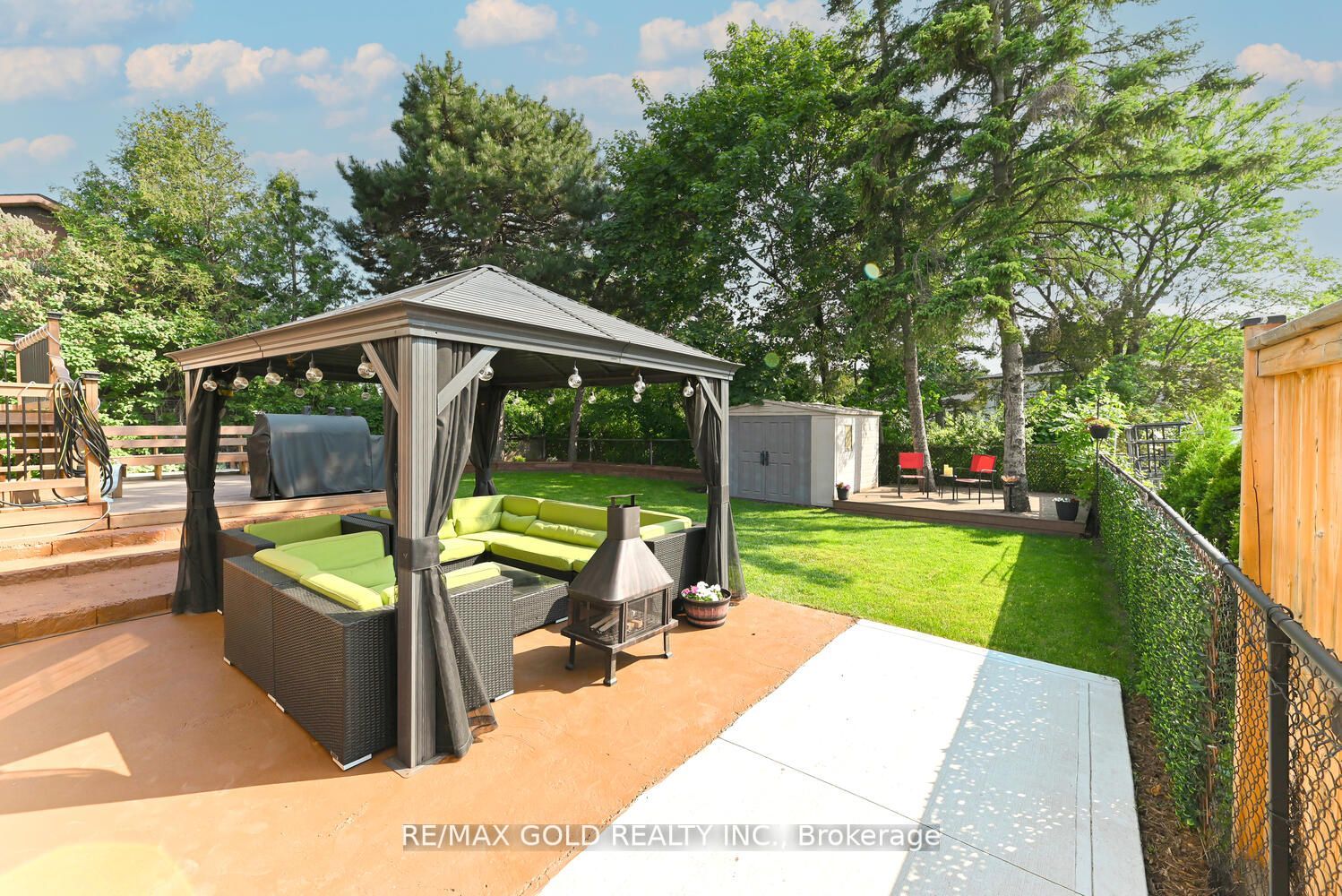 62 Geneva Cres