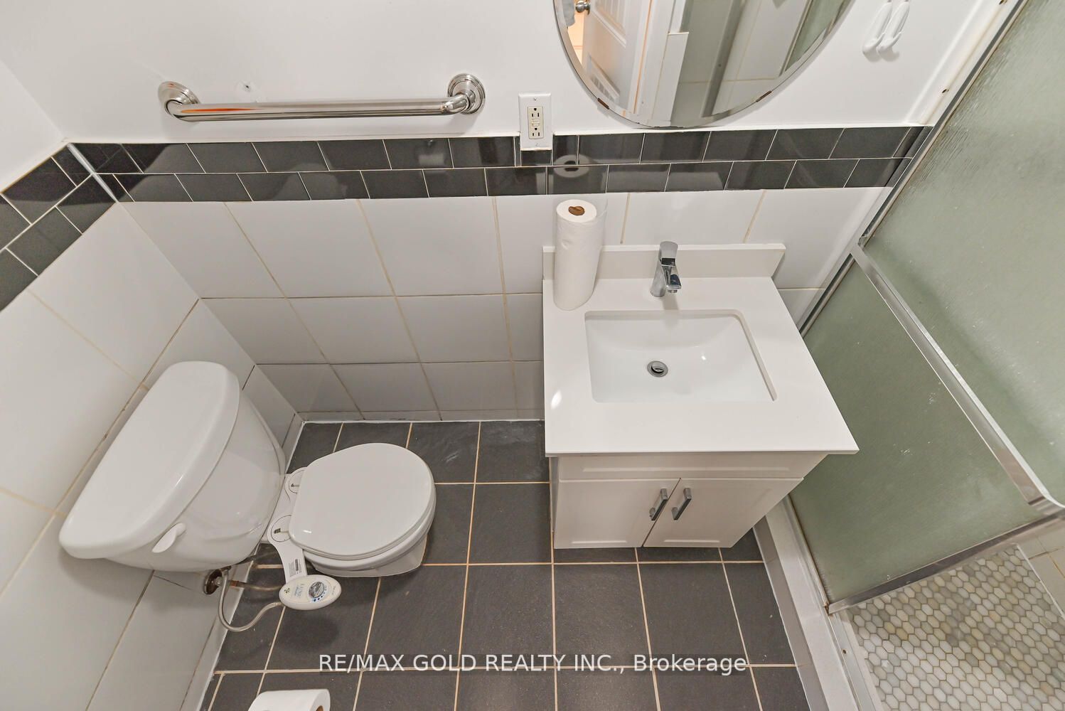 62 Geneva Cres