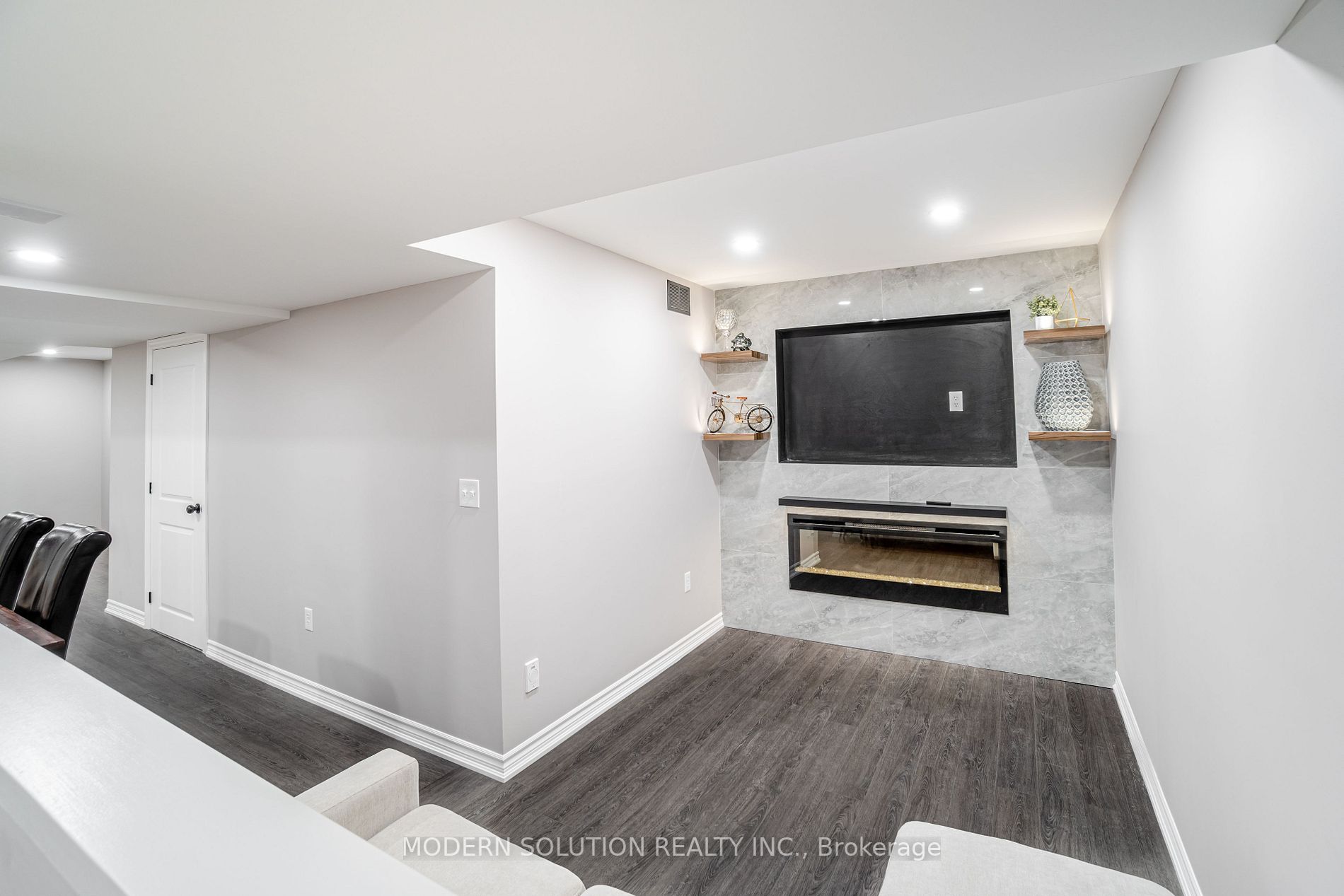 2 Micarta Ave