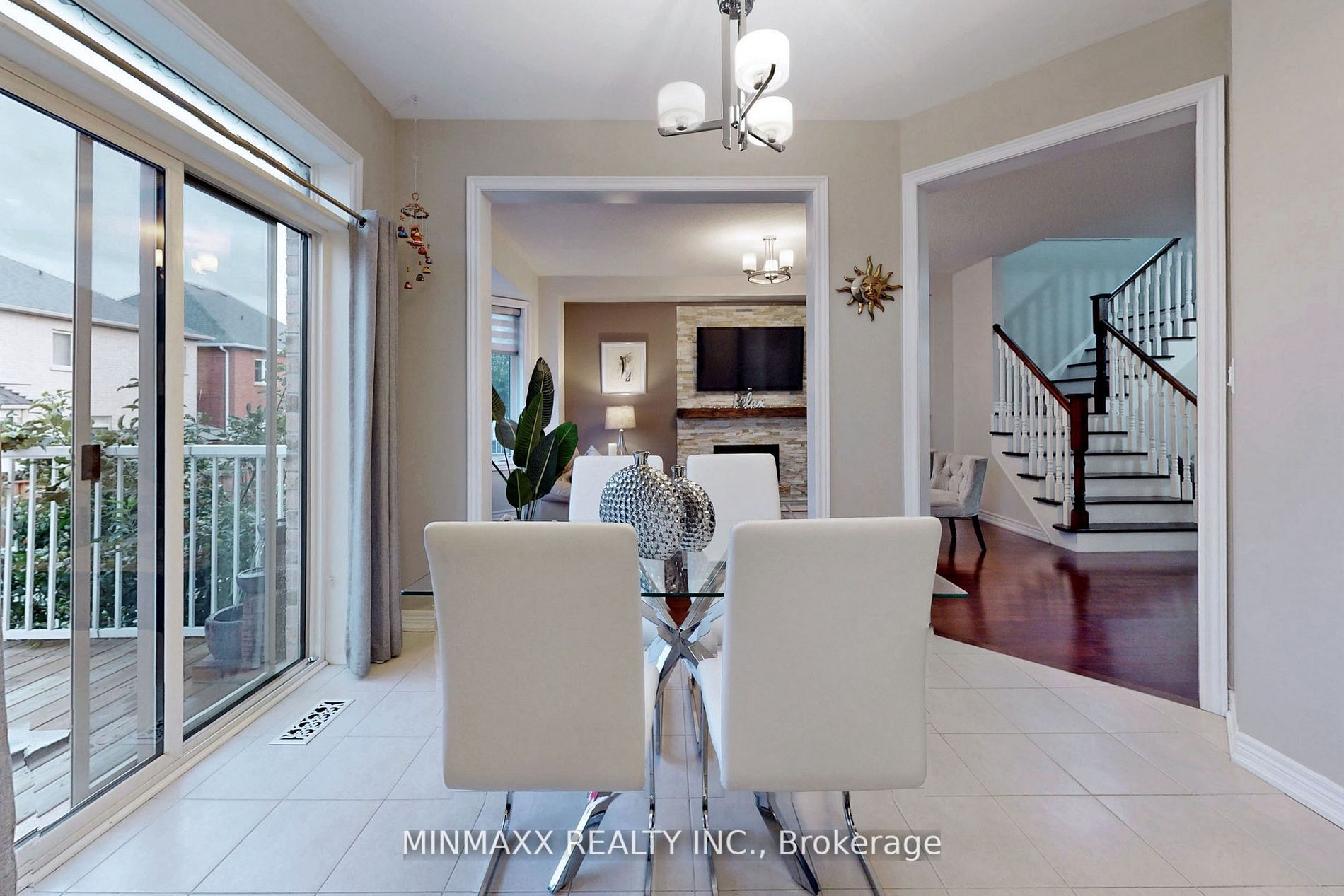 6 Jolana Cres