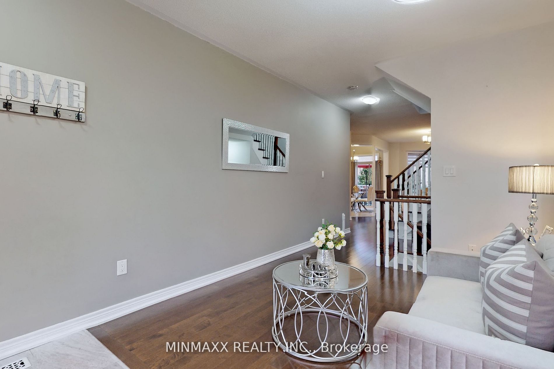 6 Jolana Cres