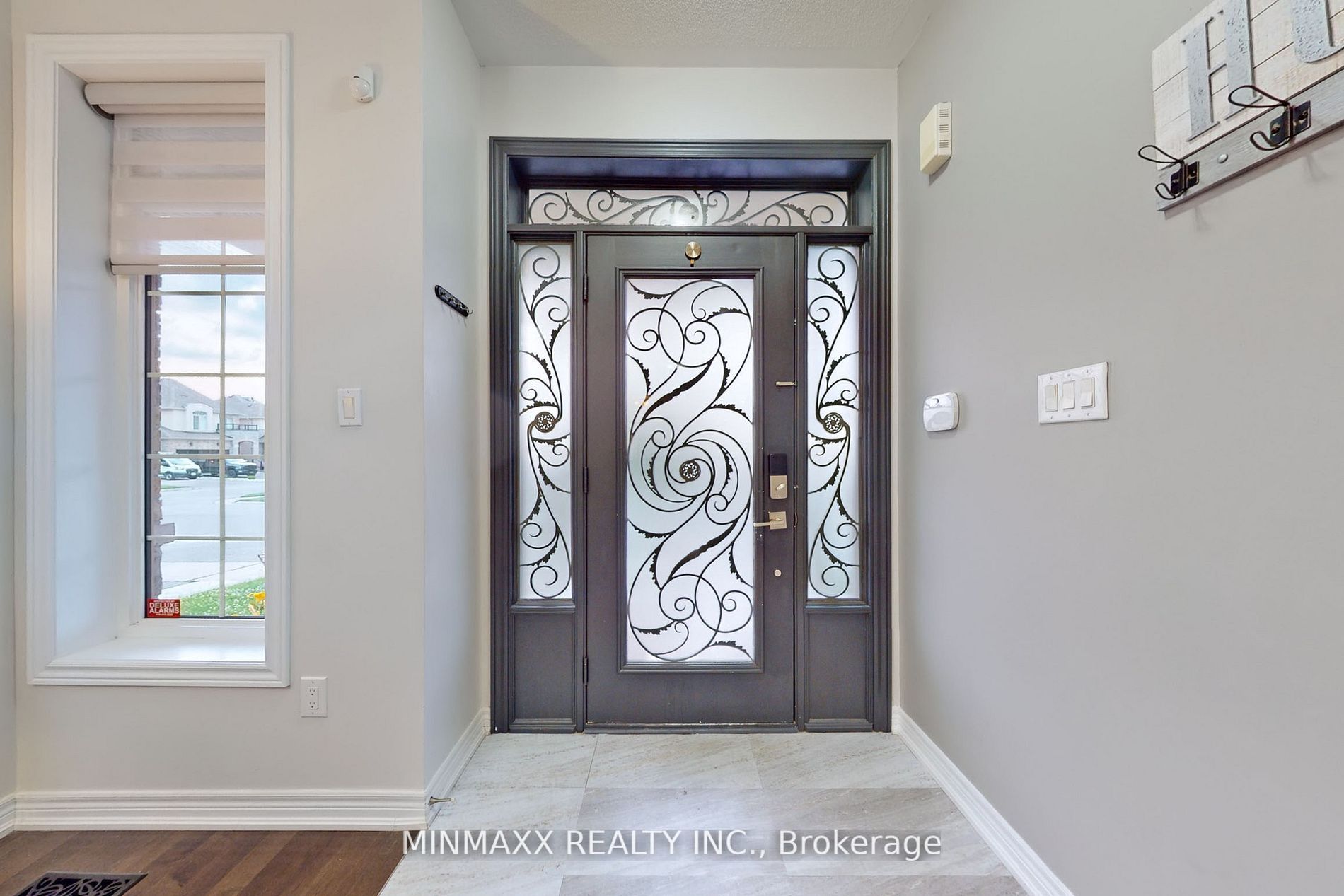 6 Jolana Cres