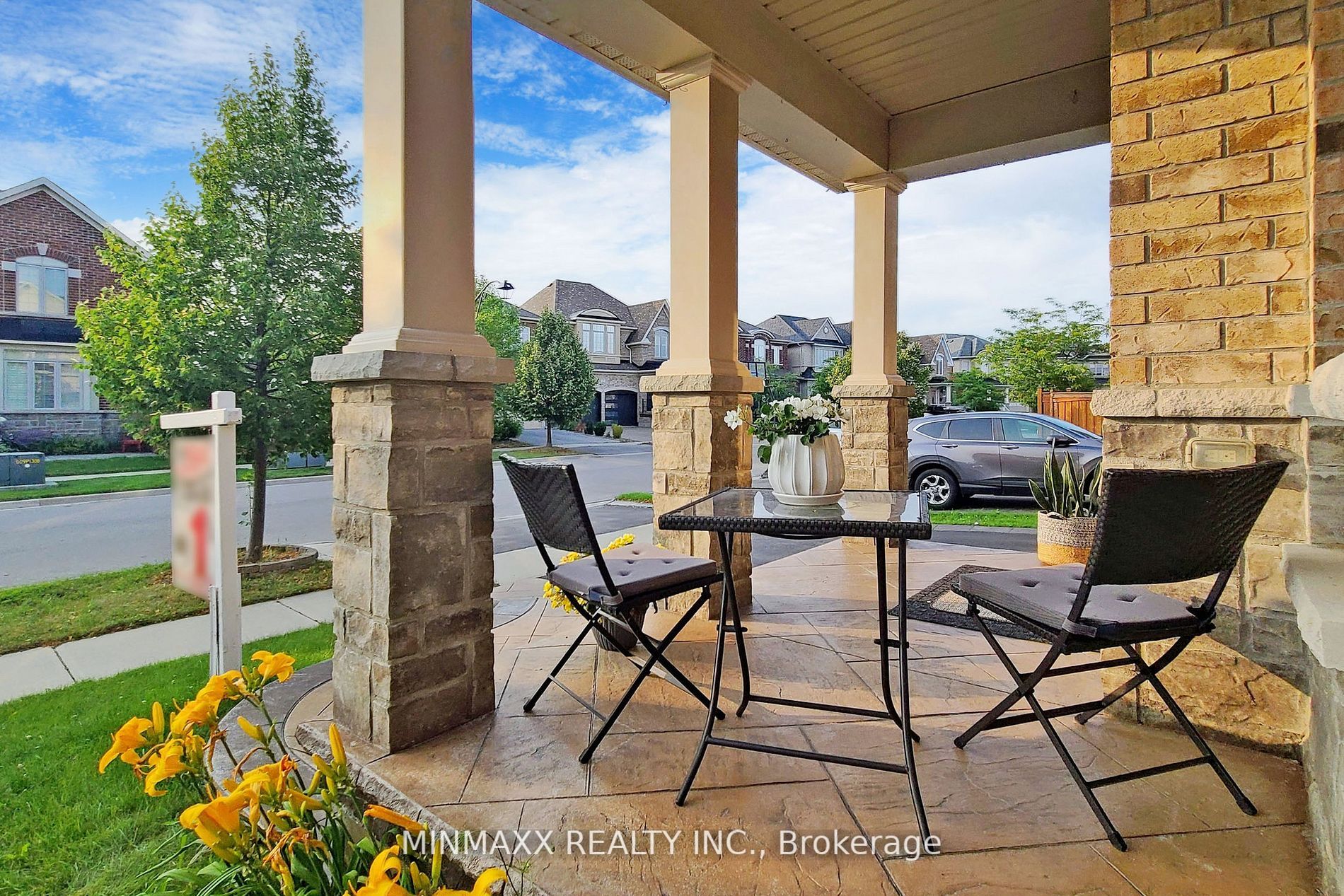 6 Jolana Cres