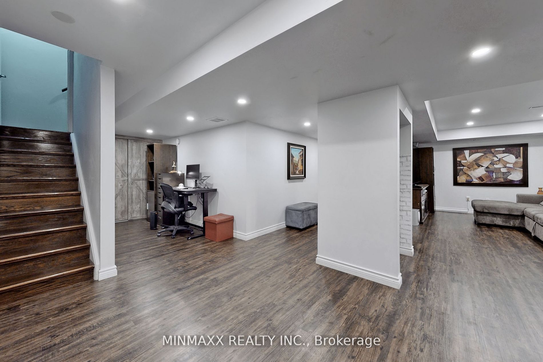 6 Jolana Cres