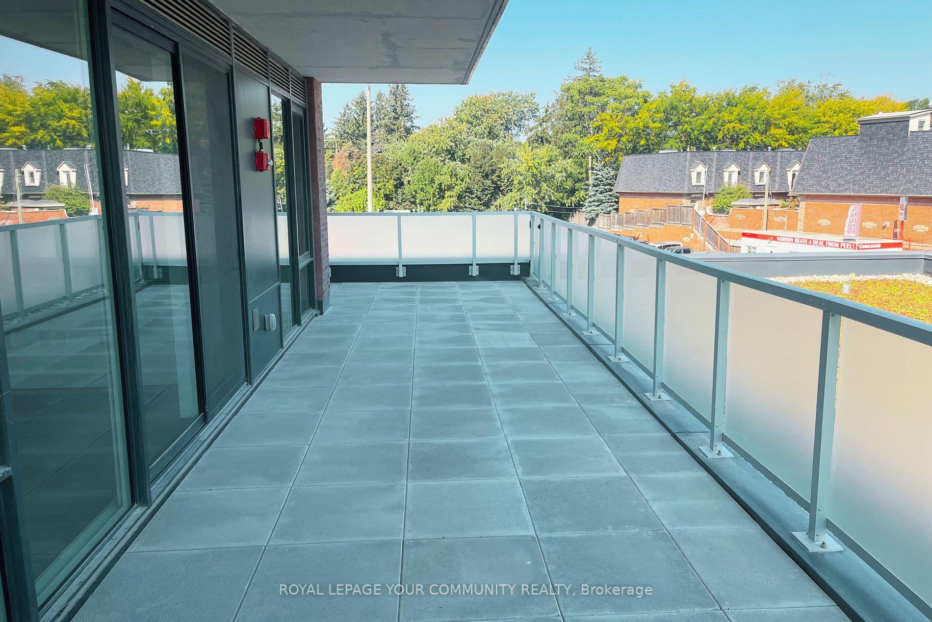 215 Lakeshore Road W, #214