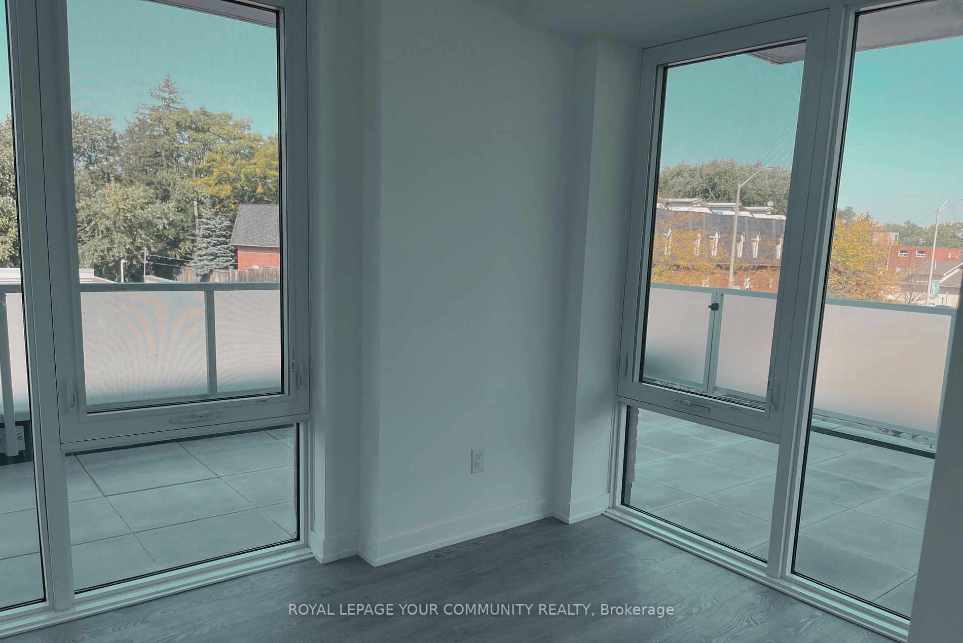 215 Lakeshore Road W, #214