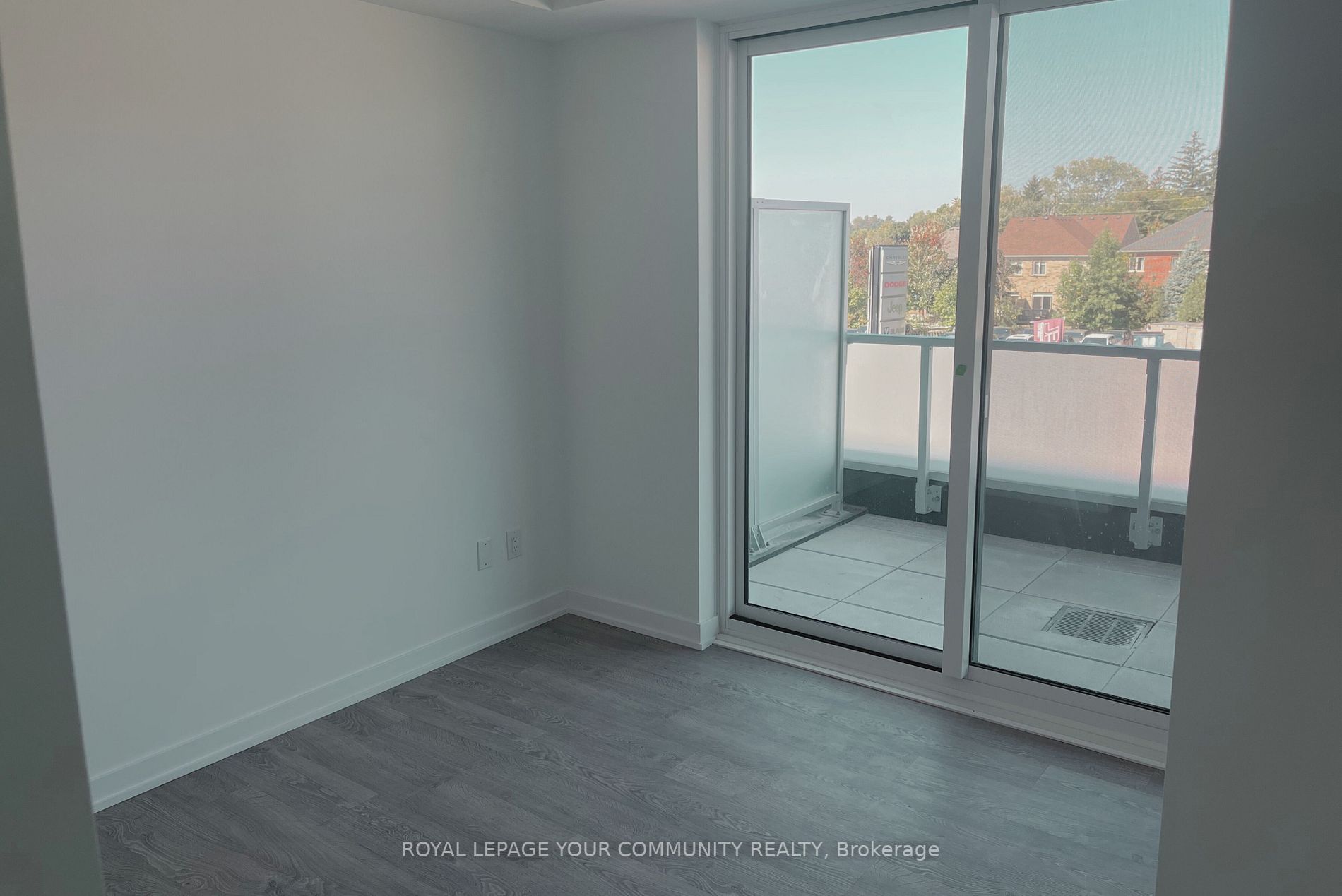215 Lakeshore Road W, #214
