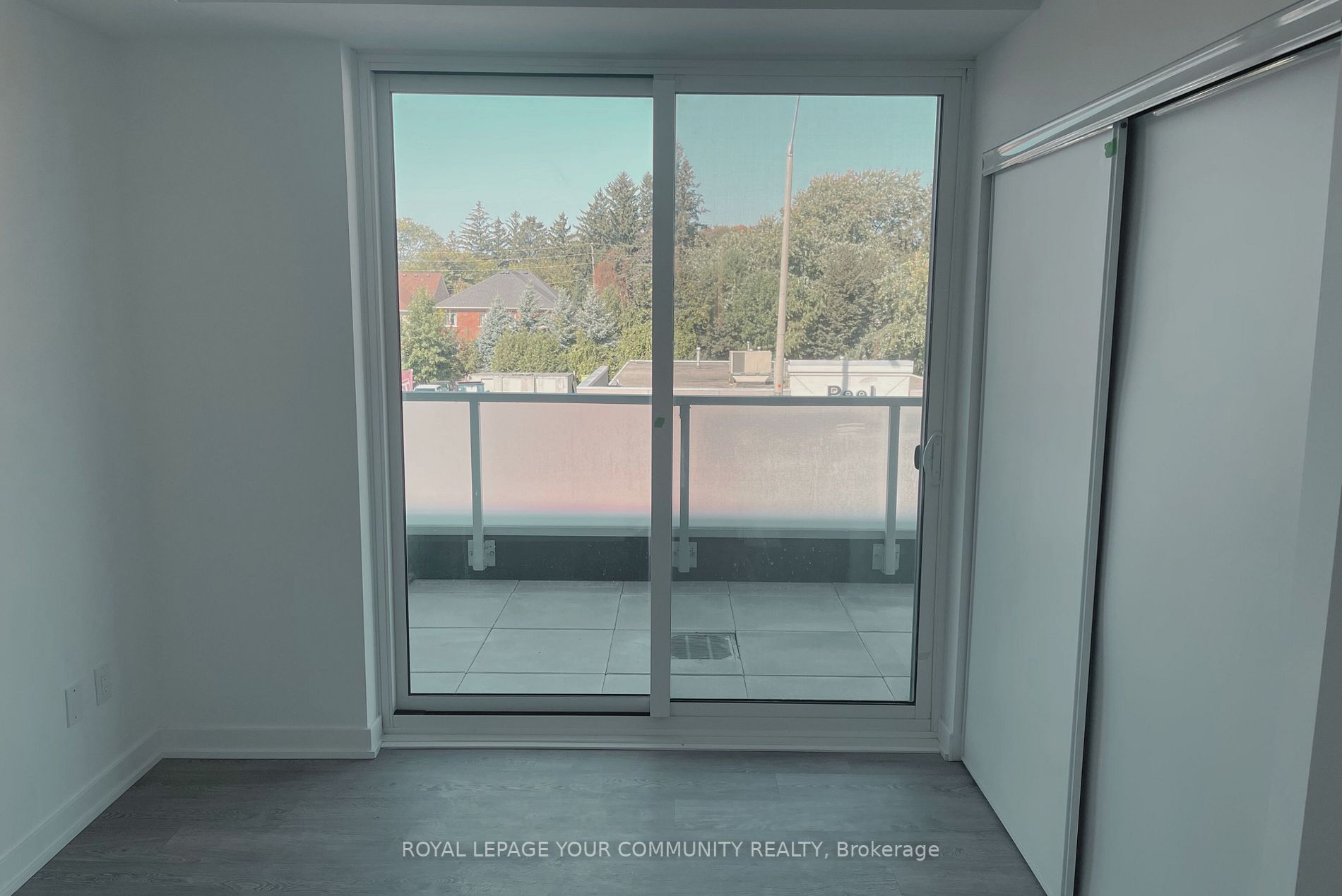 215 Lakeshore Road W, #214