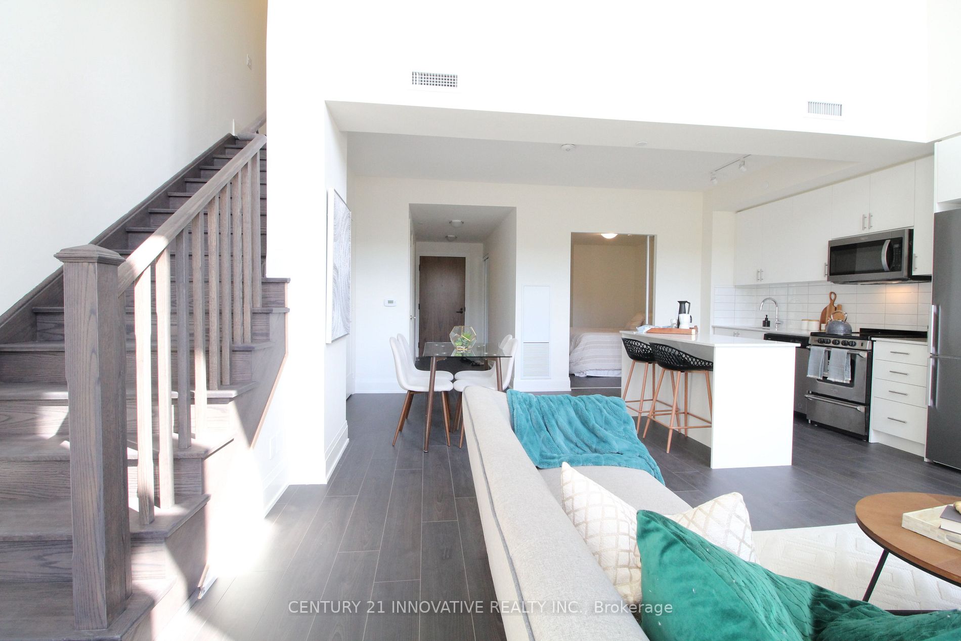 509 Dundas Street W, #102