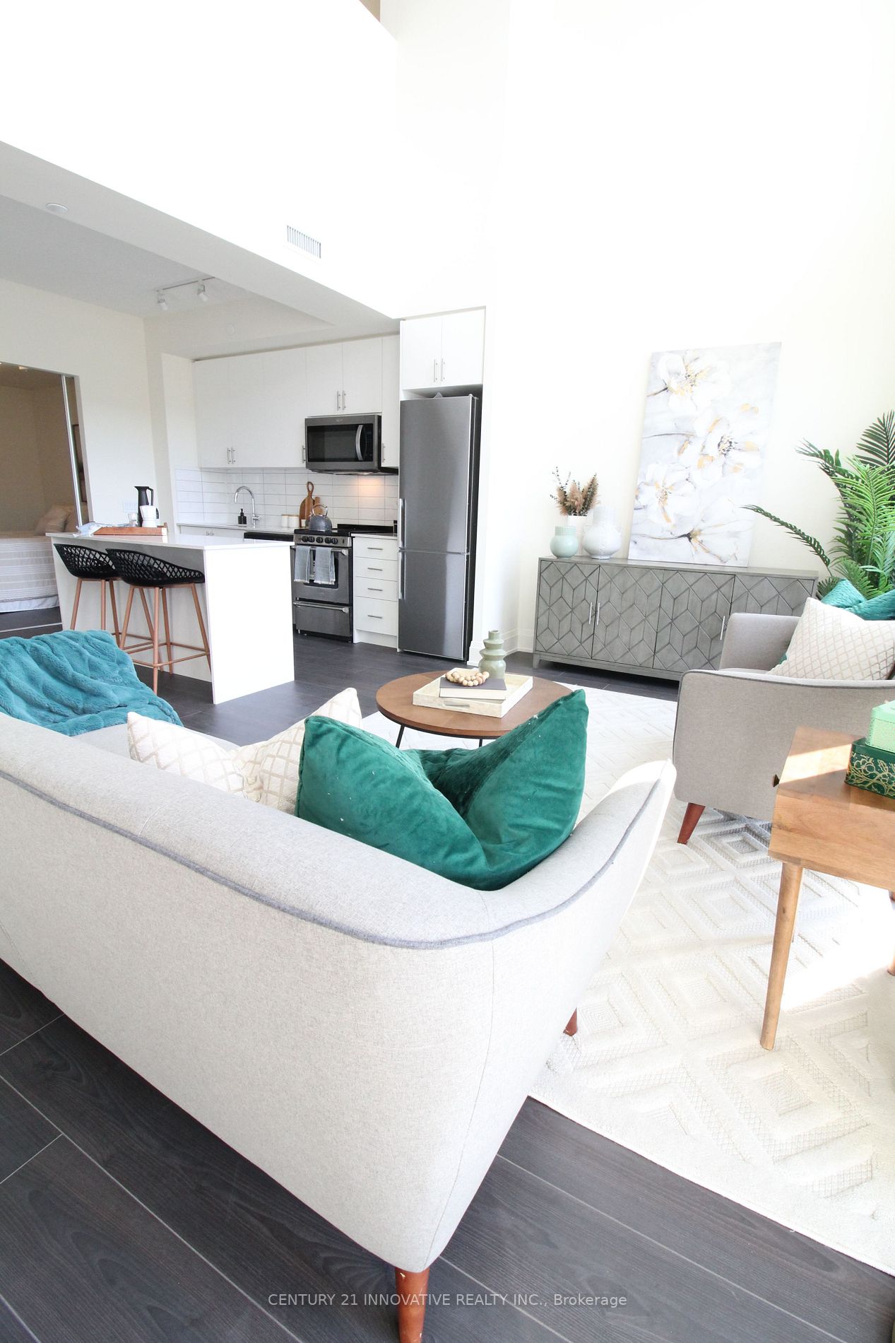 509 Dundas Street W, #102