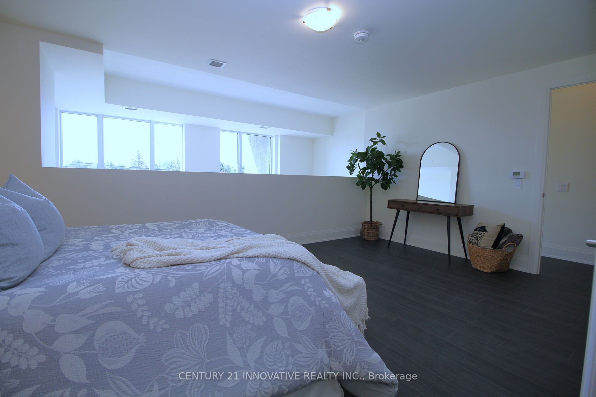 509 Dundas Street W, #102